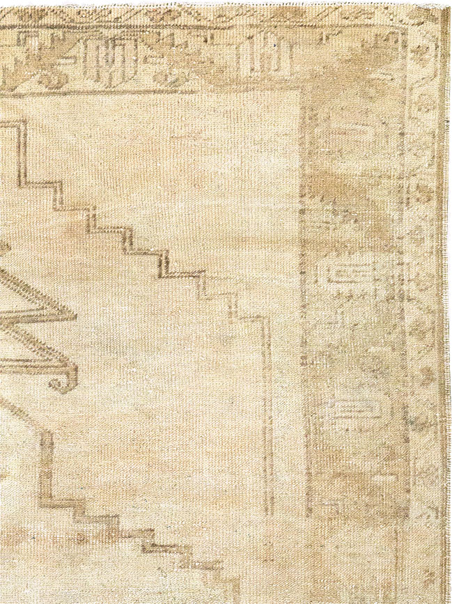 Vintage Turkish Anatolian Gallery Rug, No.32322 - Staging