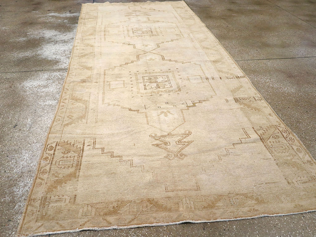 Vintage Turkish Anatolian Gallery Rug, No.32322 - Staging