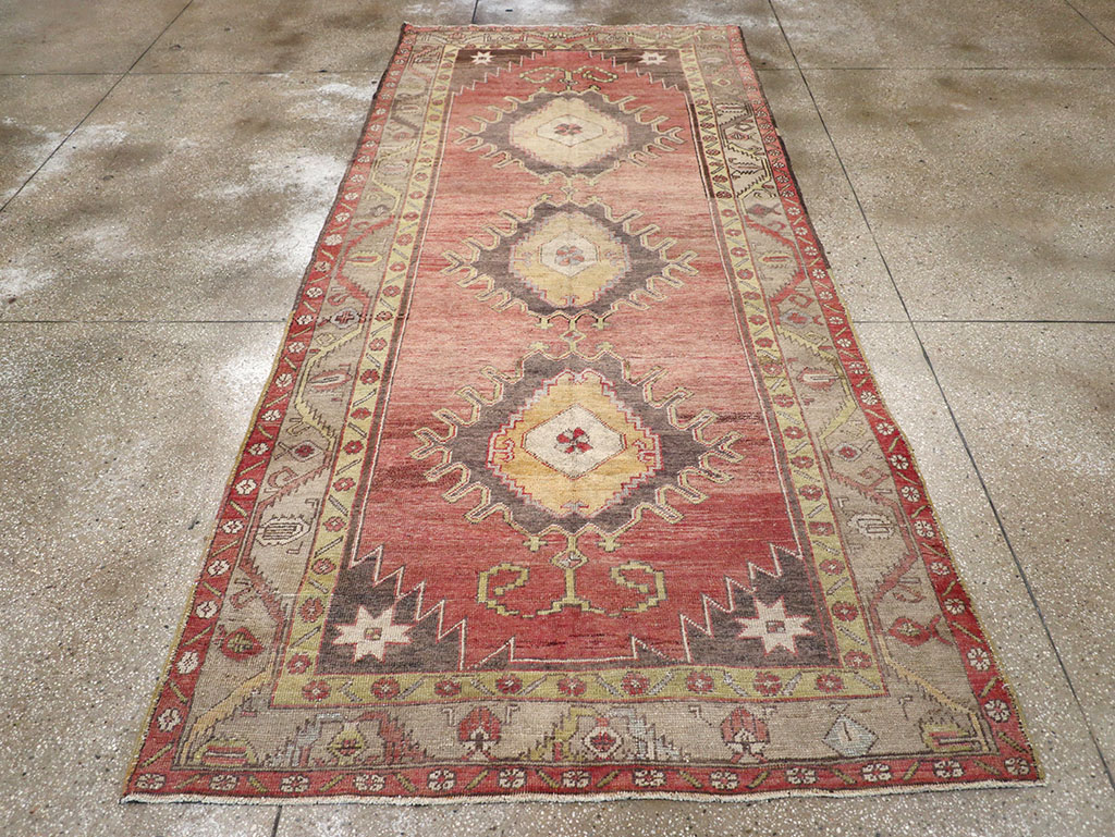 Vintage Turkish Anatolian Gallery Rug, No.32326 - Staging
