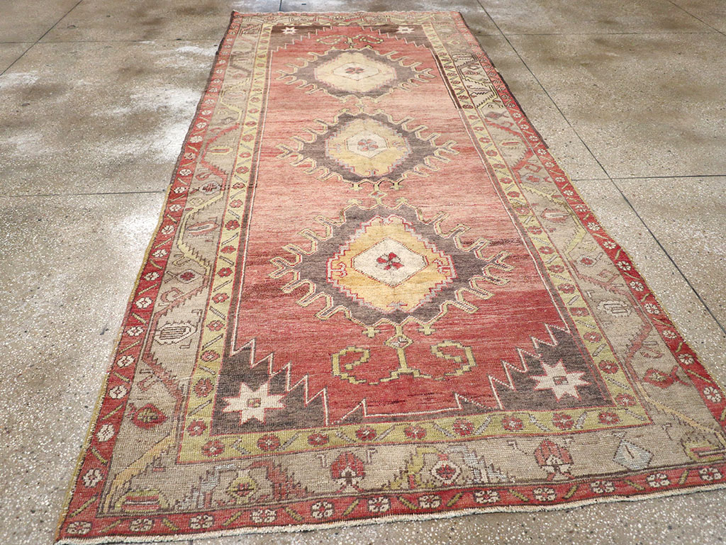 Vintage Turkish Anatolian Gallery Rug, No.32326 - Staging