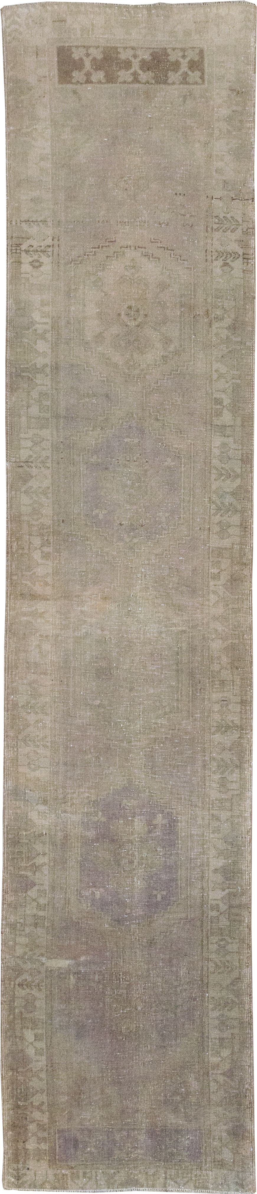 Vintage Turkish Anatolian Runner, No.32332 - Staging