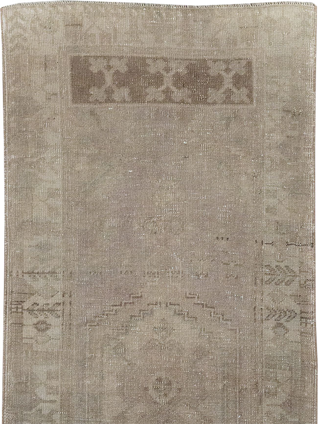 Vintage Turkish Anatolian Runner, No.32332 - Staging