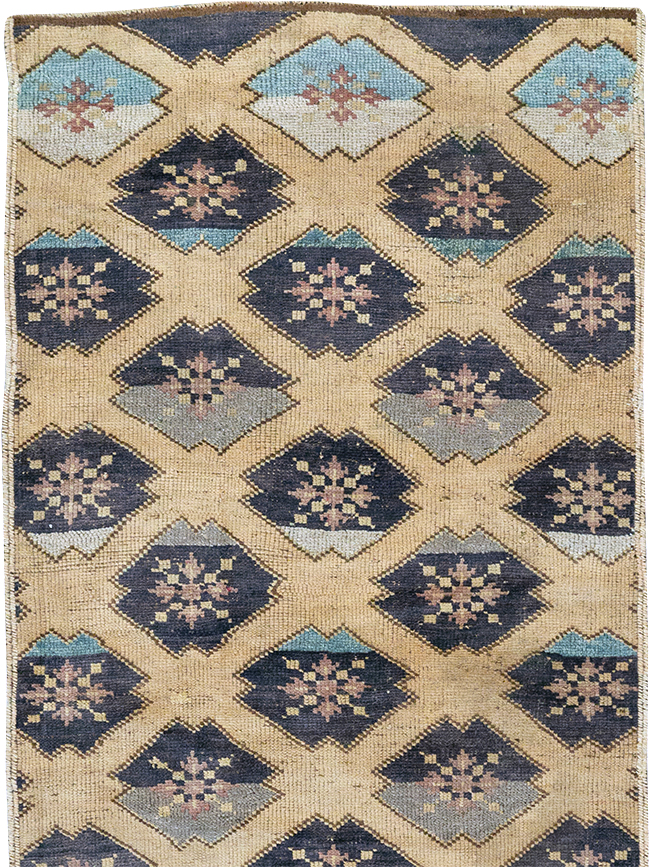 Vintage Turkish Anatolian Runner, No.32346 - Staging