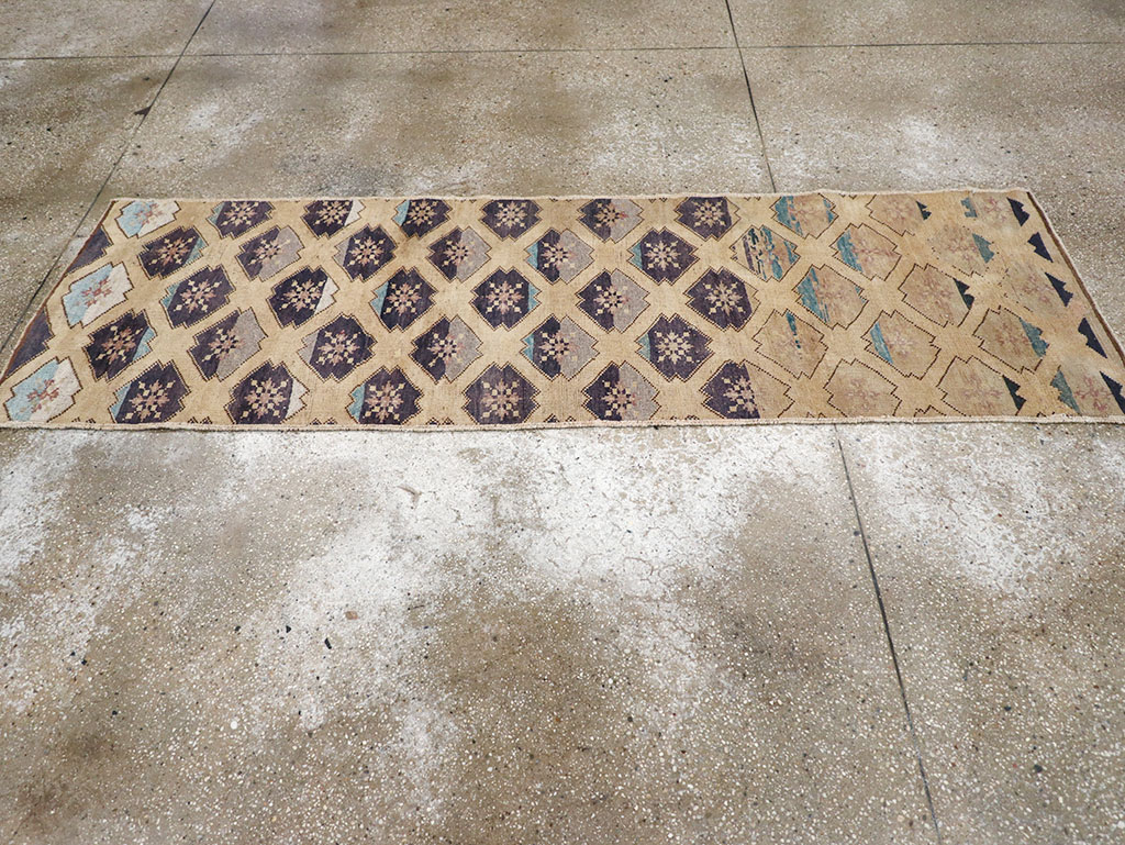 Vintage Turkish Anatolian Runner, No.32346 - Staging