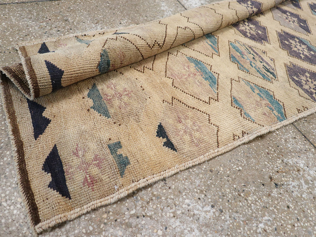 Vintage Turkish Anatolian Runner, No.32346 - Staging