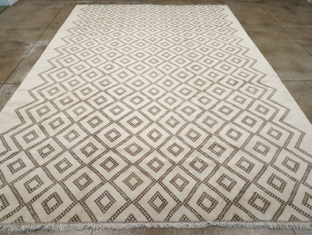 Modern Moroccan Room Size Carpet, No.32349 - Staging