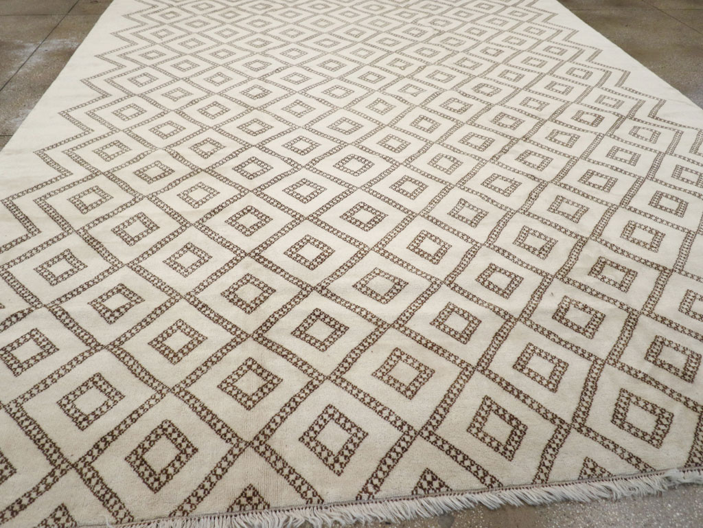 Modern Moroccan Room Size Carpet, No.32349 - Staging