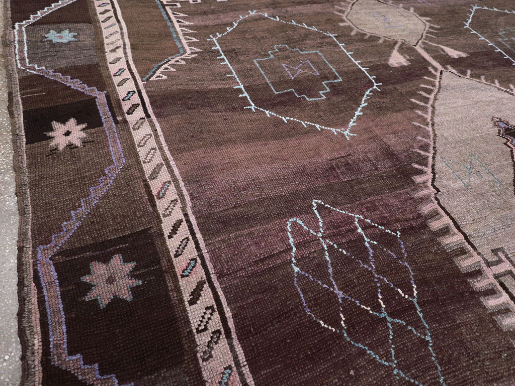 Vintage Turkish Anatolian Room Size Carpet, No.32350 - Staging