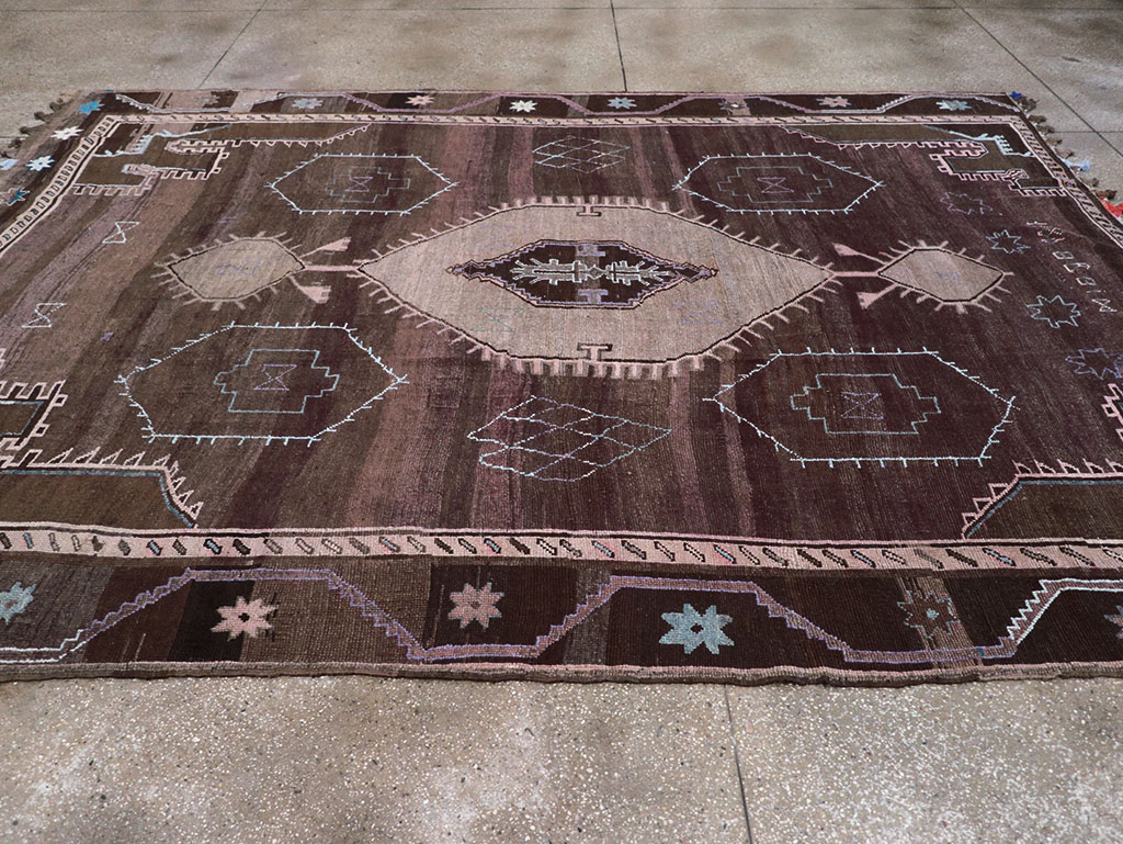 Vintage Turkish Anatolian Room Size Carpet, No.32350 - Staging