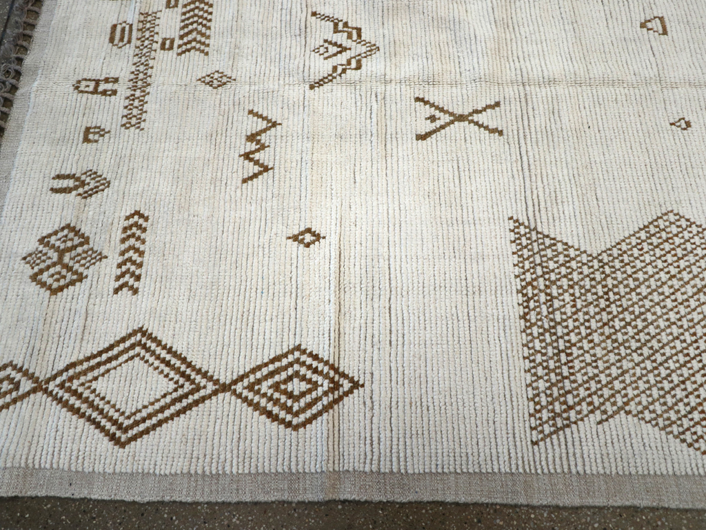 Modern Moroccan Tribal Room Size Carpet, No.32355 - Staging