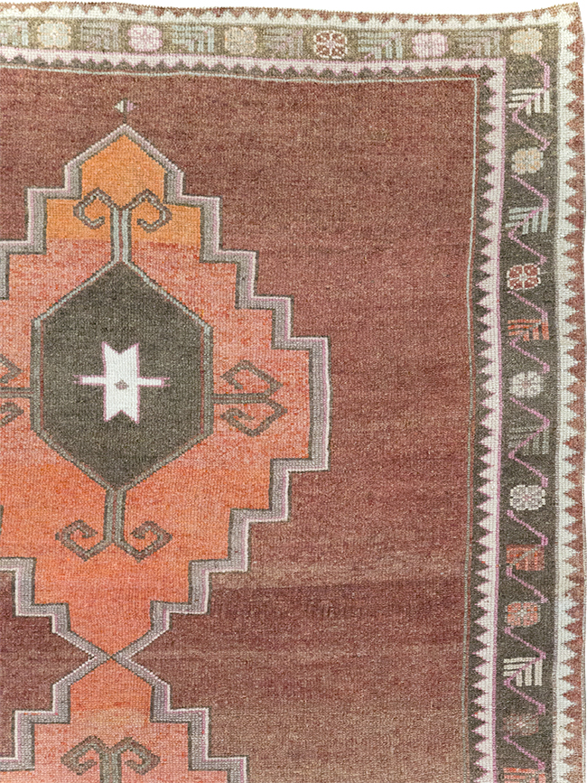 Vintage Turkish Anatolian Room Size Carpet, No.32409 - Staging