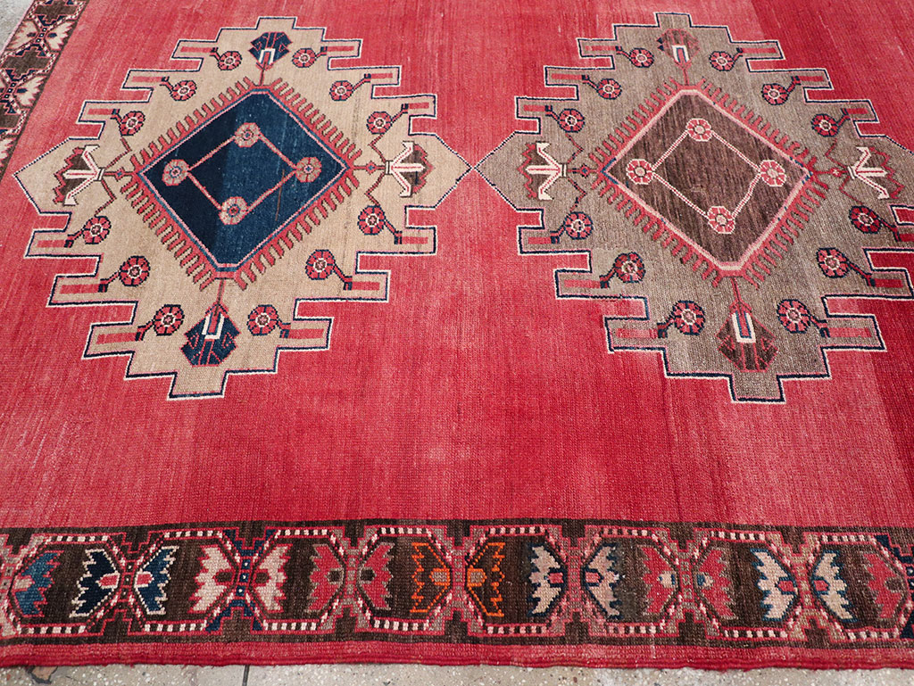 Vintage Turkish Anatolian Room Size Carpet, No.32410 - Staging