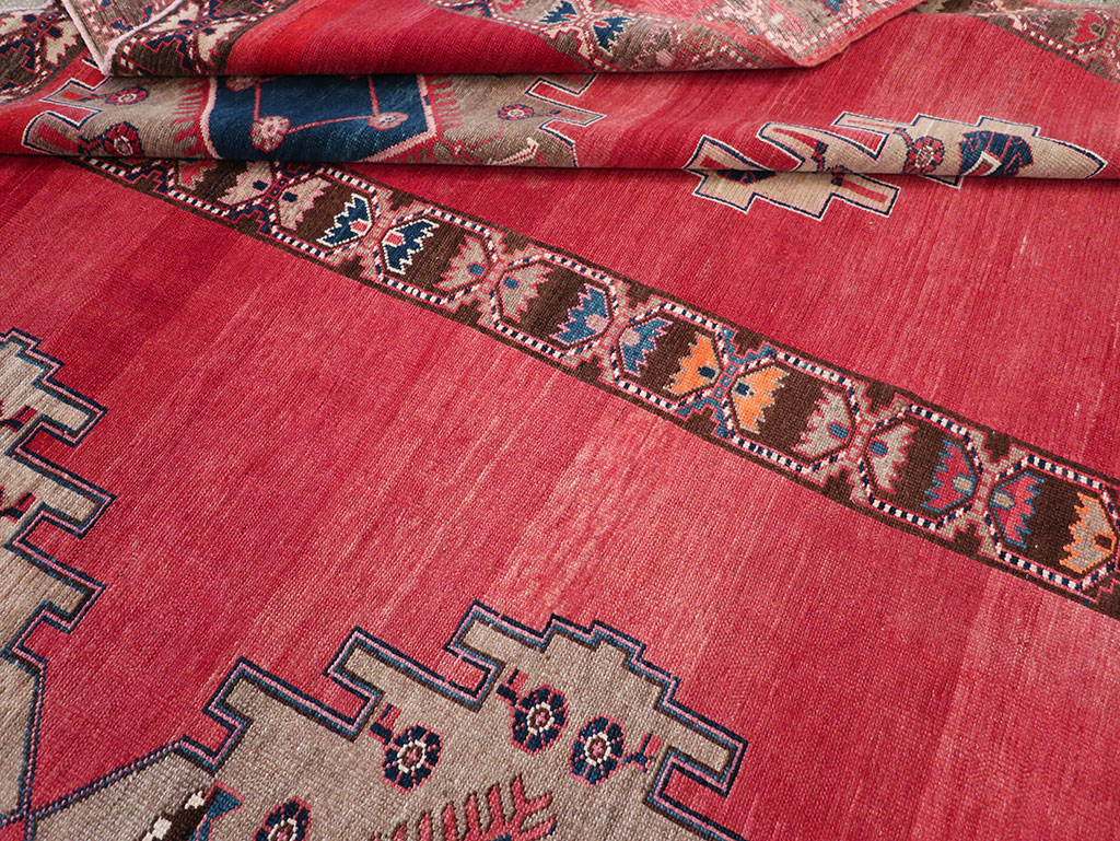 Vintage Turkish Anatolian Room Size Carpet, No.32410 - Staging