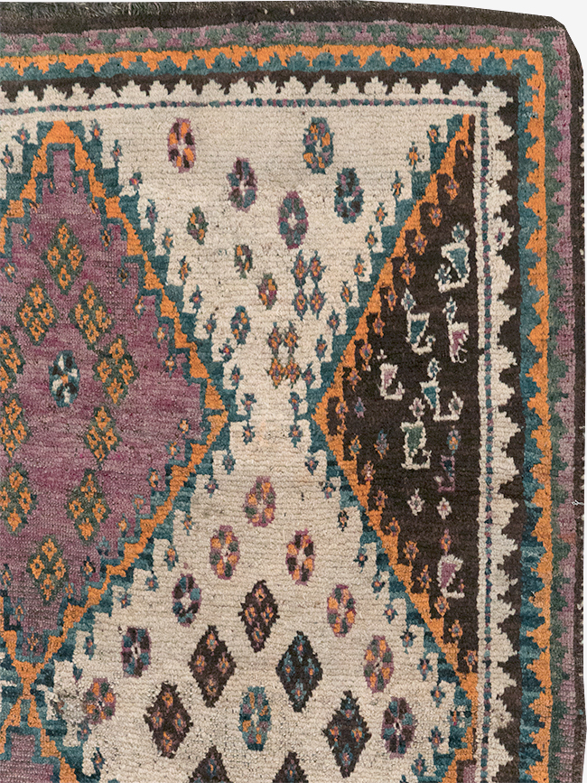 Vintage Persian Gabbeh Rug, No.32413 - Staging