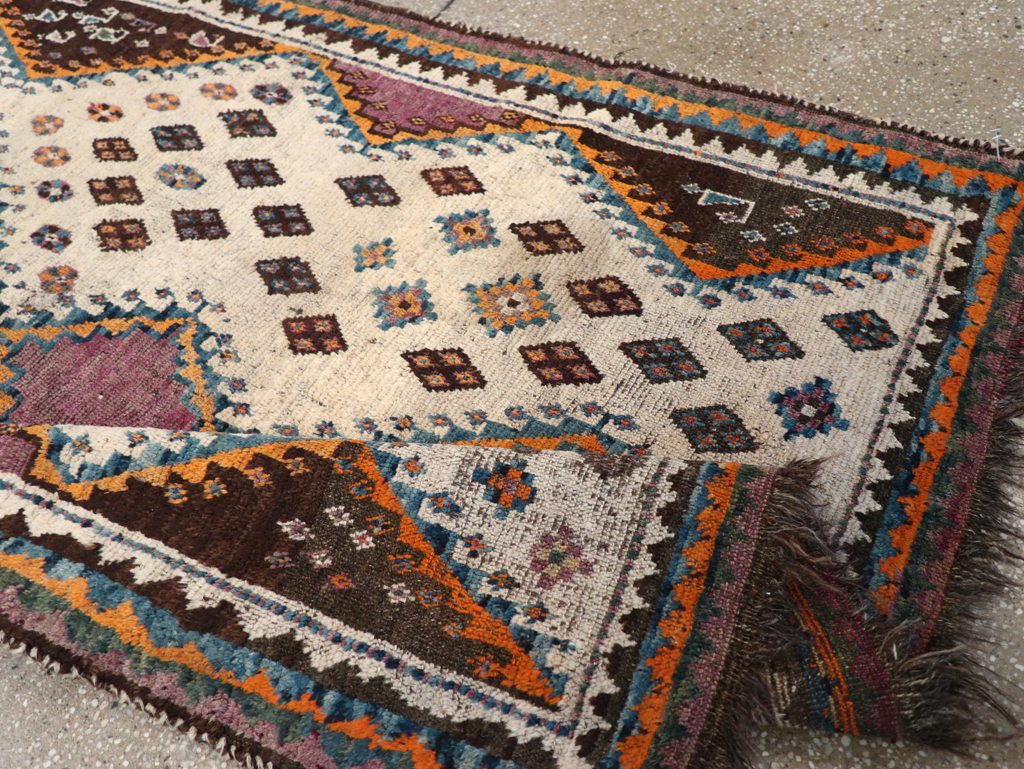 Vintage Persian Gabbeh Rug, No.32413 - Staging