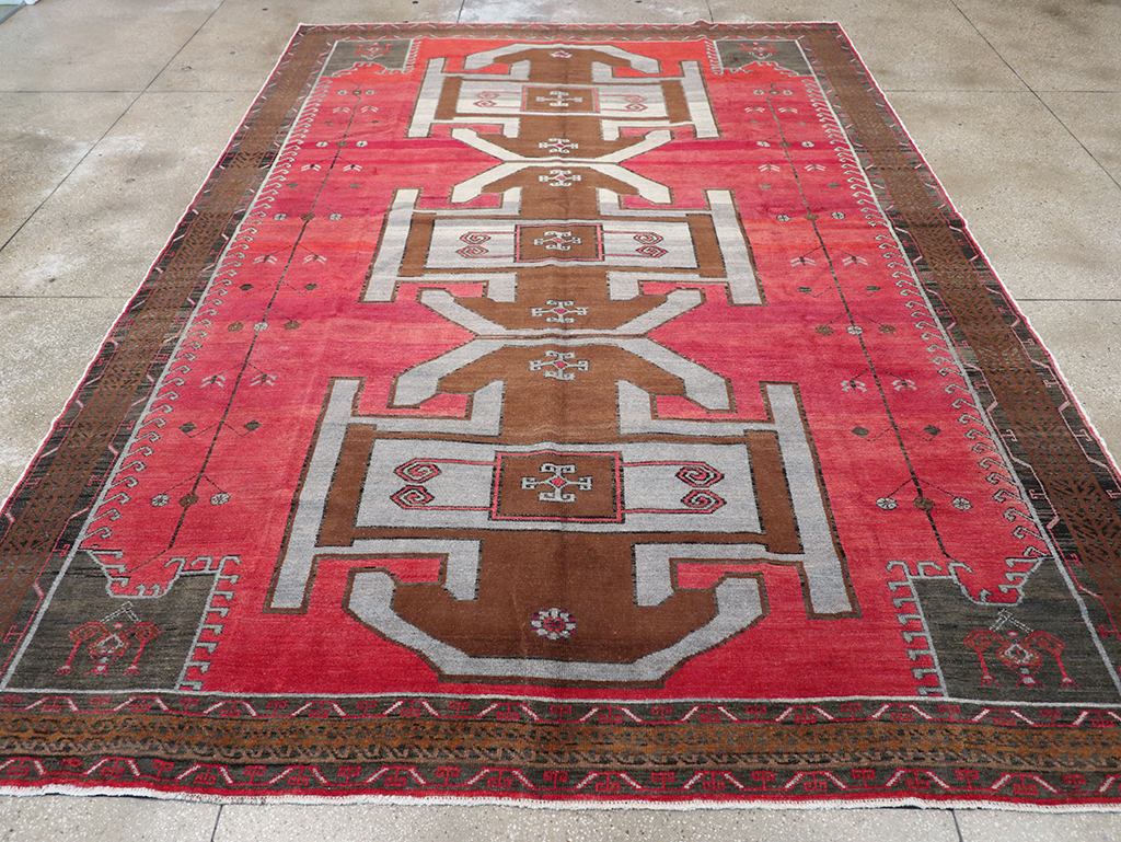 Vintage Turkish Anatolian Tribal Room Size Carpet, No.32419 - Staging