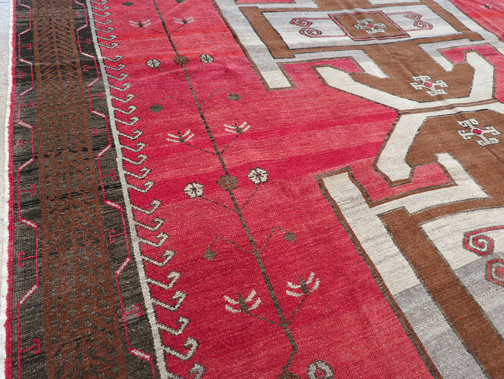 Vintage Turkish Anatolian Tribal Room Size Carpet, No.32419 - Staging