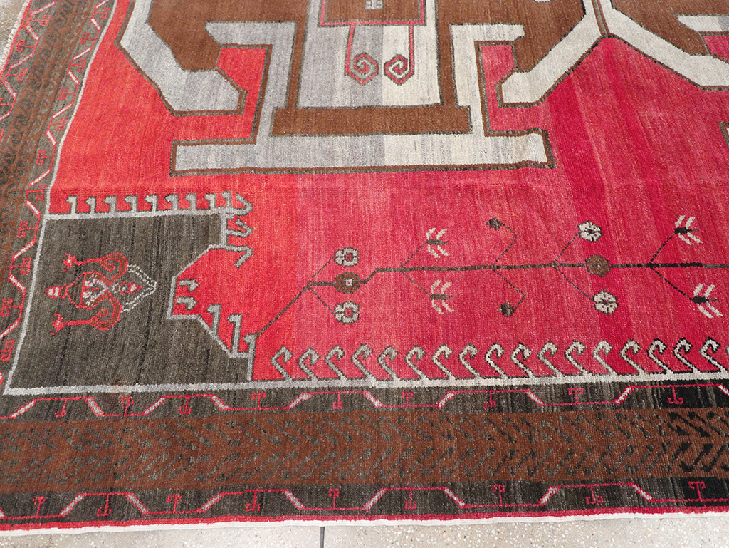 Vintage Turkish Anatolian Tribal Room Size Carpet, No.32419 - Staging