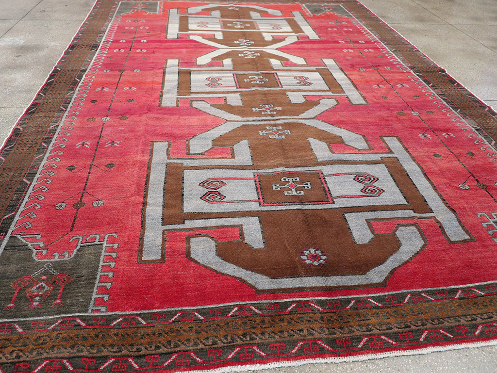 Vintage Turkish Anatolian Tribal Room Size Carpet, No.32419 - Staging