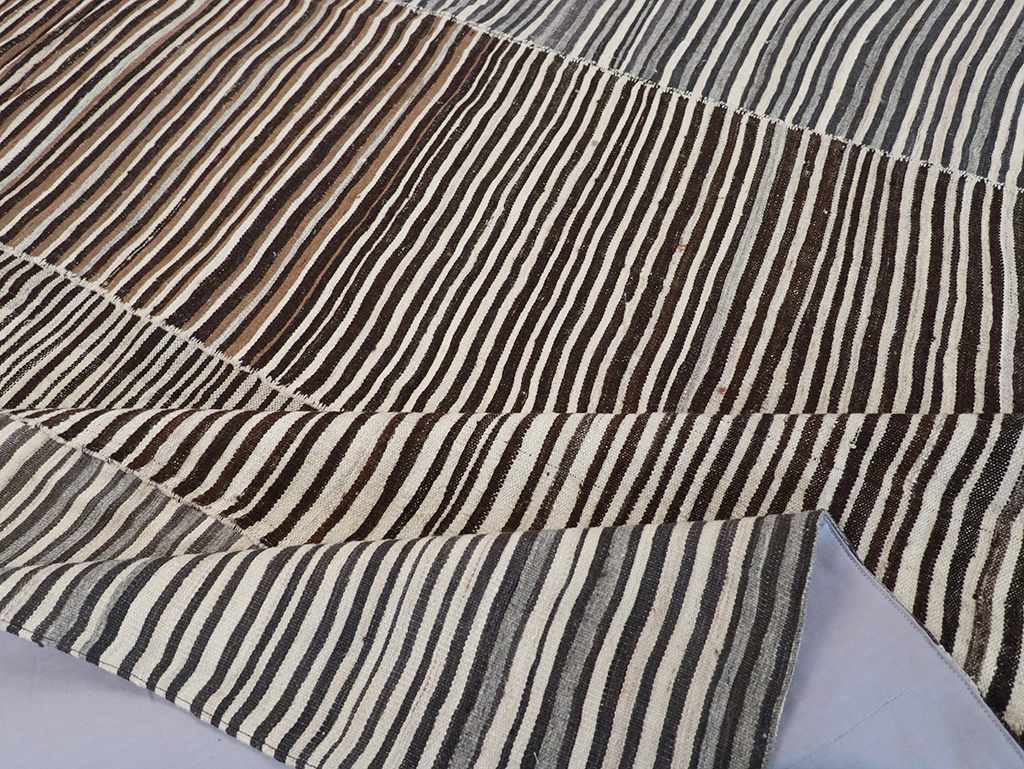 Vintage Persian Flatweave Kilim Room Size Carpet, No.32435 - Staging