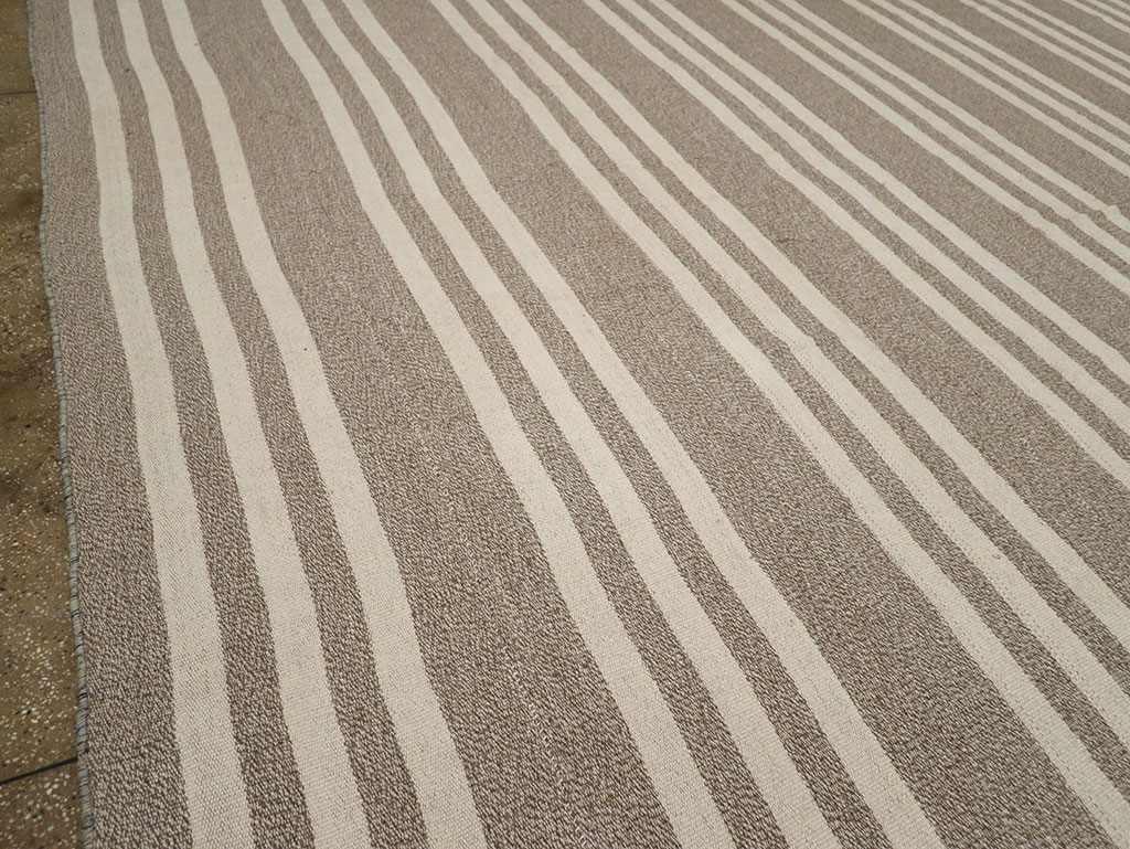 Modern Turkish Flatweave Kilim Large Carpet, No.32443 - Staging