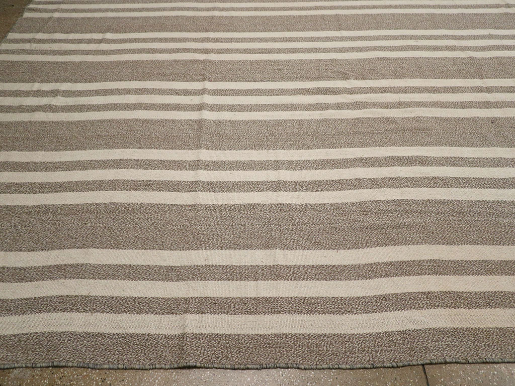 Modern Turkish Flatweave Kilim Large Carpet, No.32443 - Staging