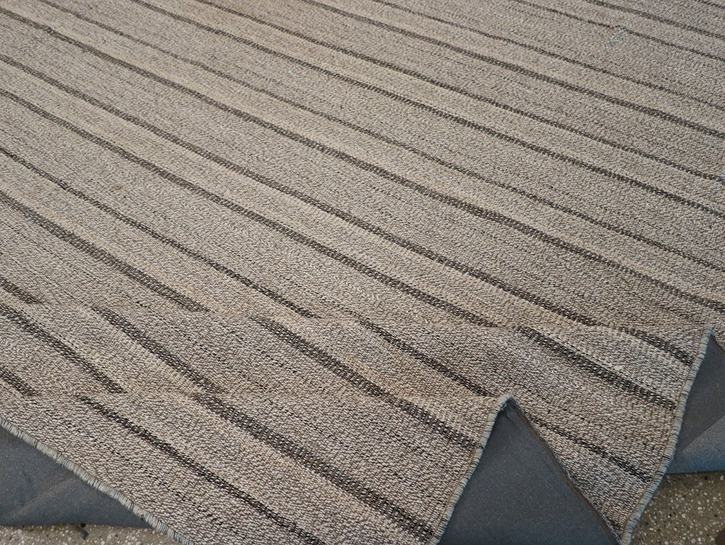 Modern Persian Flatweave Kilim Room Size Carpet, No.32445 - Staging