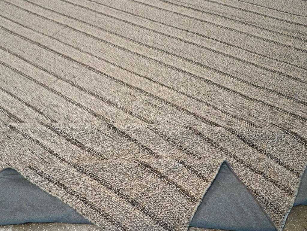 Modern Persian Flatweave Kilim Large Room Size Carpet, No.32446 - Staging