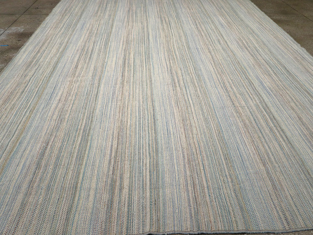 Modern Turkish Flatweave Kilim Room Size Carpet, No.32451 - Staging