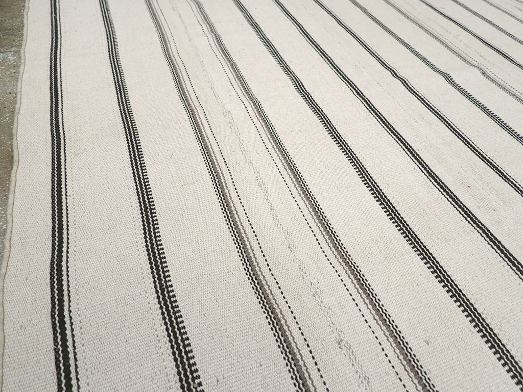 Vintage Persian Flatweave Kilim Room Size Carpet, No.32455 - Staging