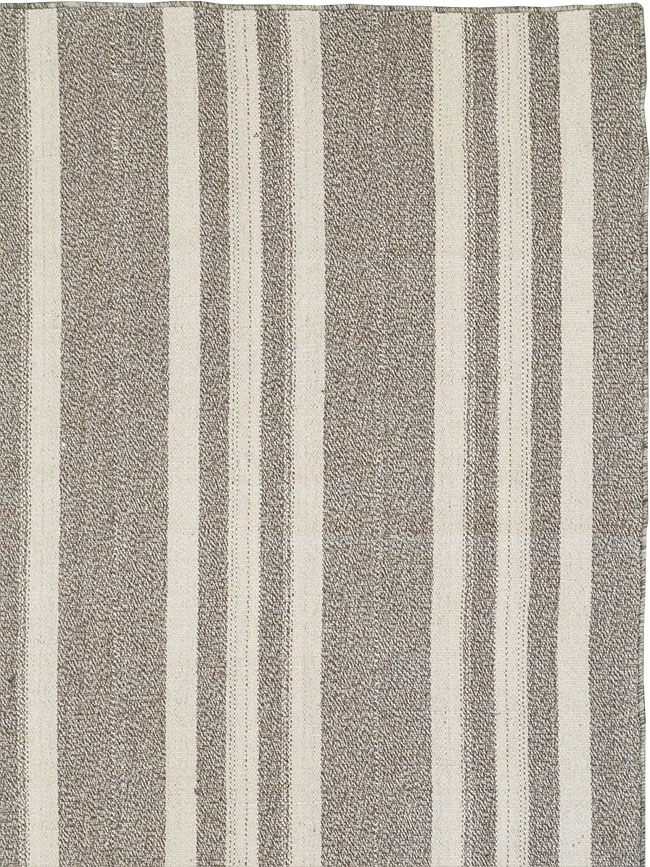 Modern Turkish Flatweave Kilim Room Size Carpet, No.32458 - Staging