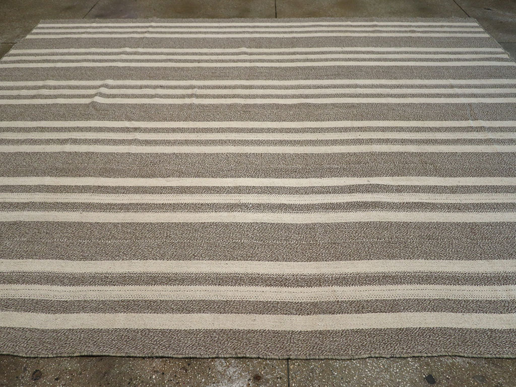 Modern Turkish Flatweave Kilim Room Size Carpet, No.32458 - Staging