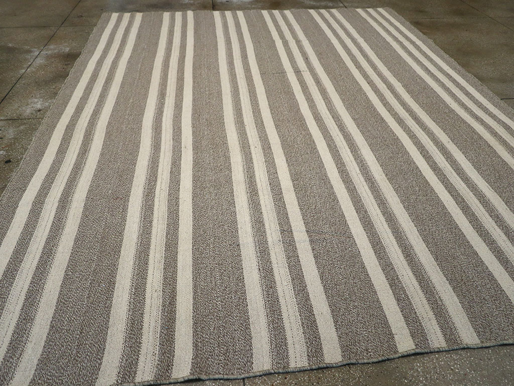 Modern Turkish Flatweave Kilim Room Size Carpet, No.32458 - Staging