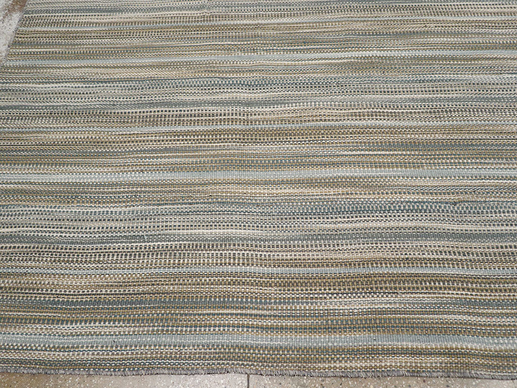 Modern Persian Flatweave Kilim Room Size Carpet, No.32459 - Staging