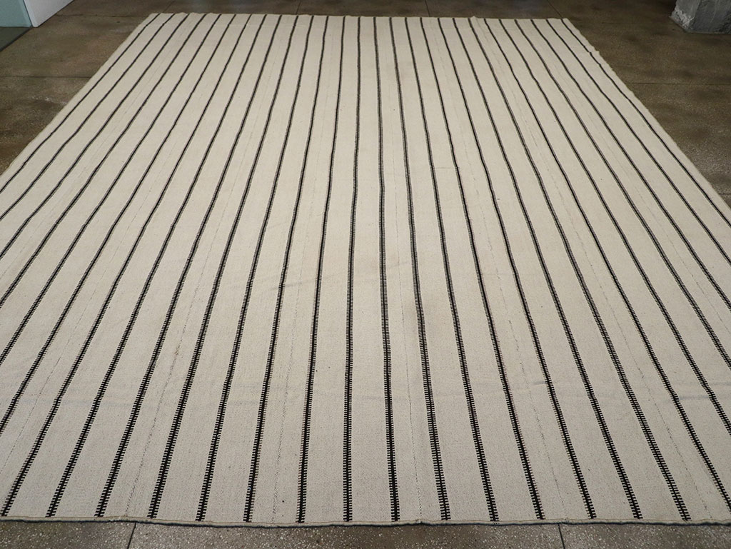 Modern Turkish Flatweave Kilim Large Carpet, No.32460 - Staging