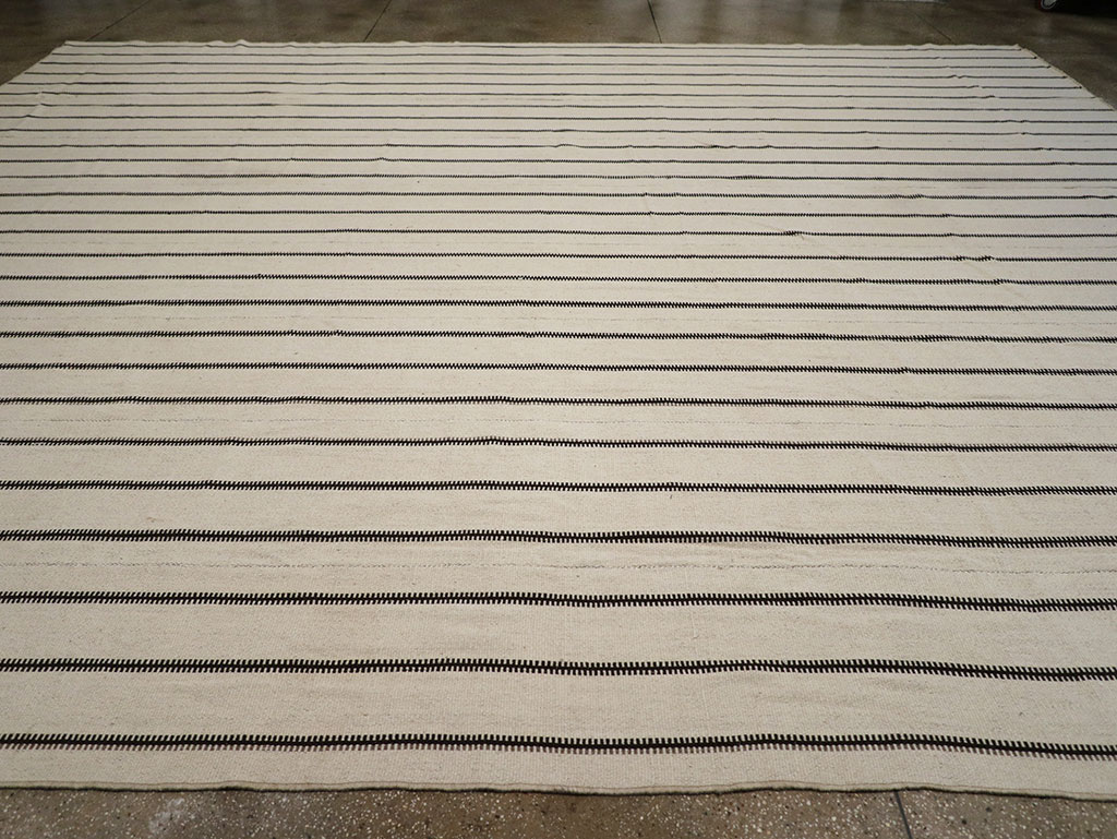 Modern Turkish Flatweave Kilim Large Carpet, No.32460 - Staging