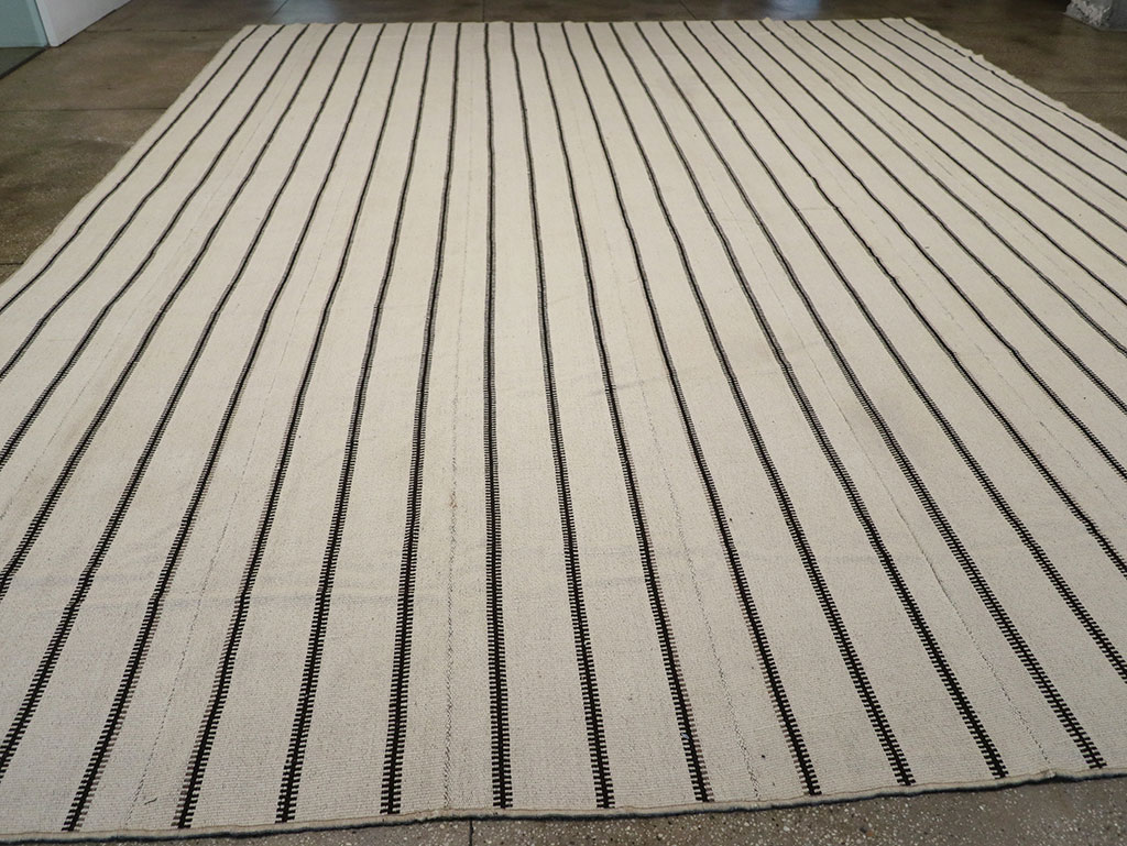 Modern Turkish Flatweave Kilim Large Carpet, No.32460 - Staging