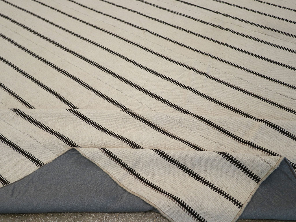 Modern Turkish Flatweave Kilim Large Carpet, No.32460 - Staging