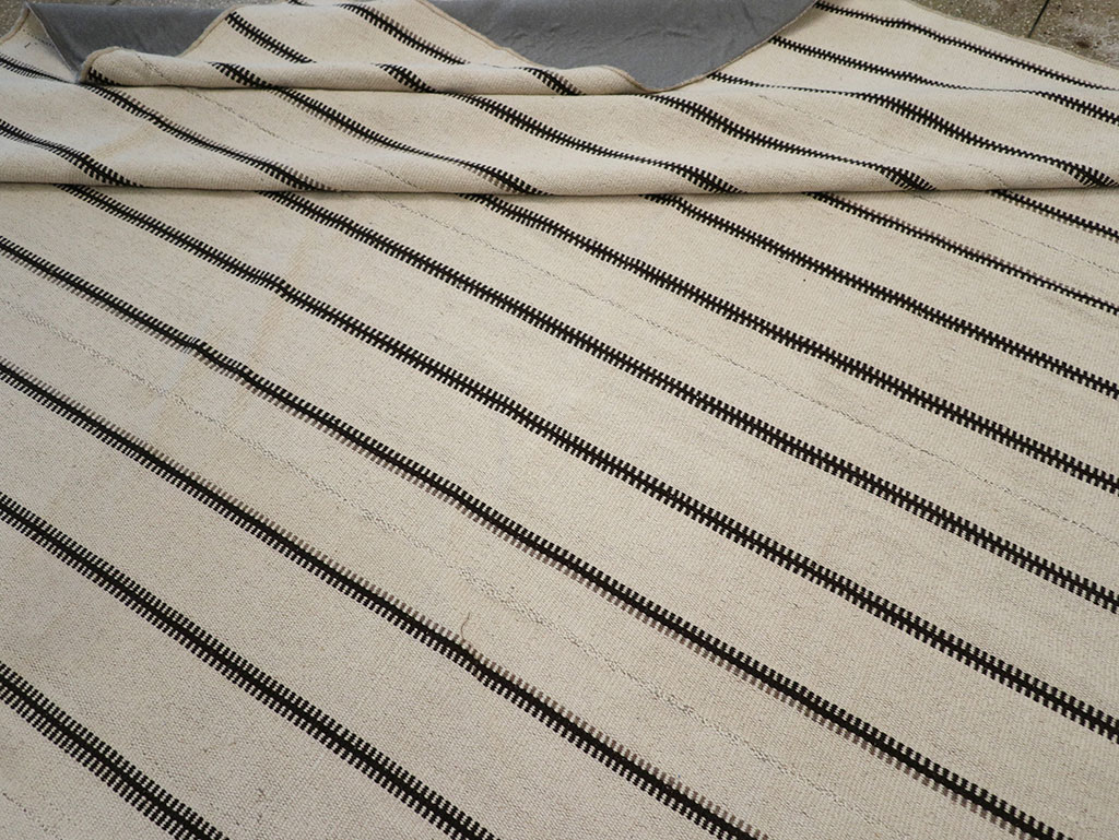 Modern Turkish Flatweave Kilim Large Carpet, No.32460 - Staging