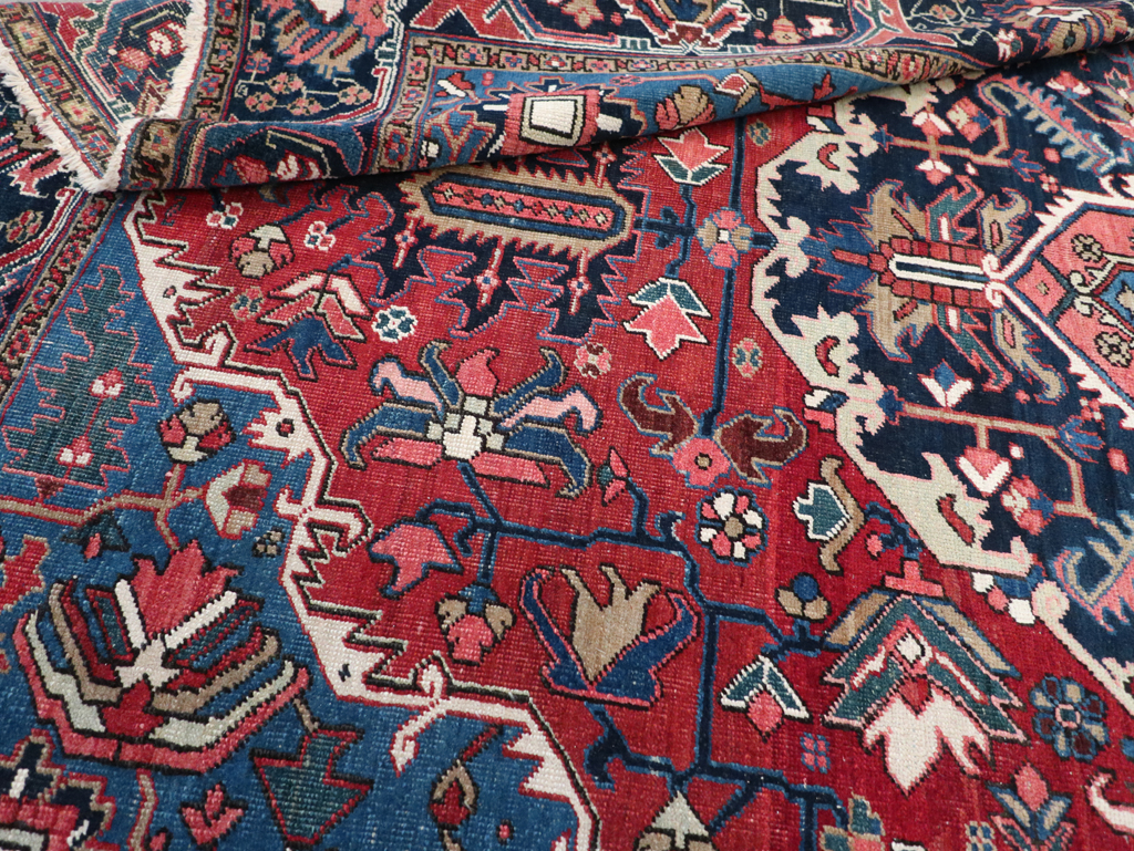 Antique Persian Heriz Small Room Size Carpet, No.32497 - Staging