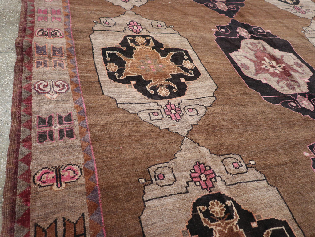 Vintage Turkish Anatolian Room Size Carpet, No.32507 - Staging