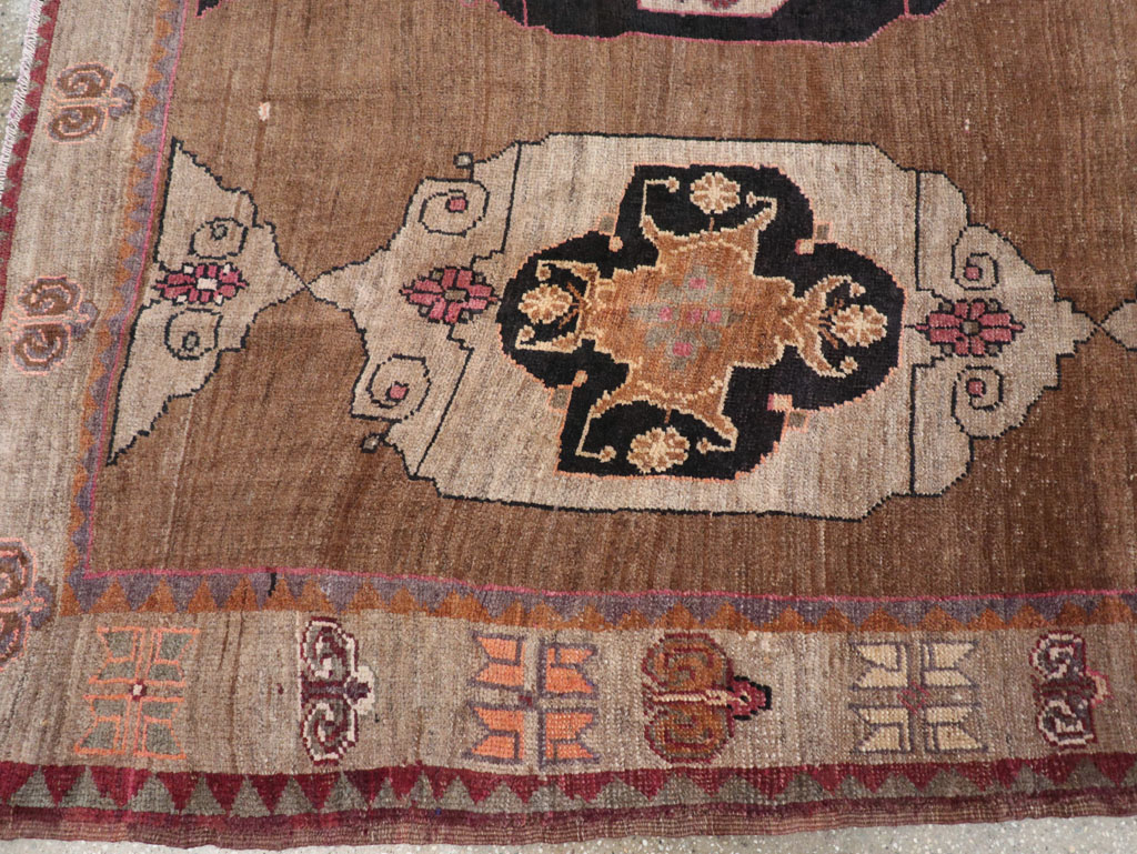 Vintage Turkish Anatolian Room Size Carpet, No.32507 - Staging
