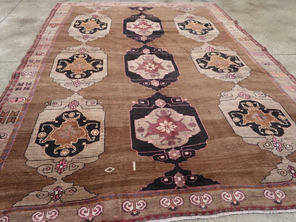 Vintage Turkish Anatolian Room Size Carpet, No.32507 - Staging