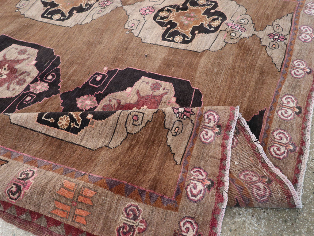 Vintage Turkish Anatolian Room Size Carpet, No.32507 - Staging