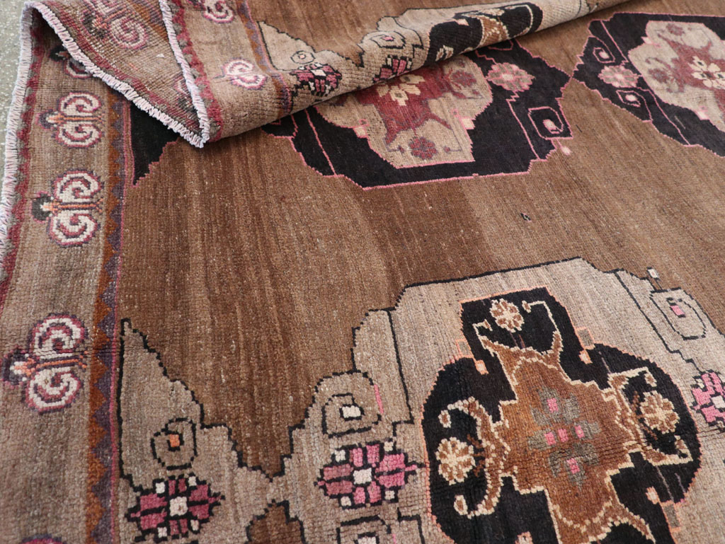 Vintage Turkish Anatolian Room Size Carpet, No.32507 - Staging