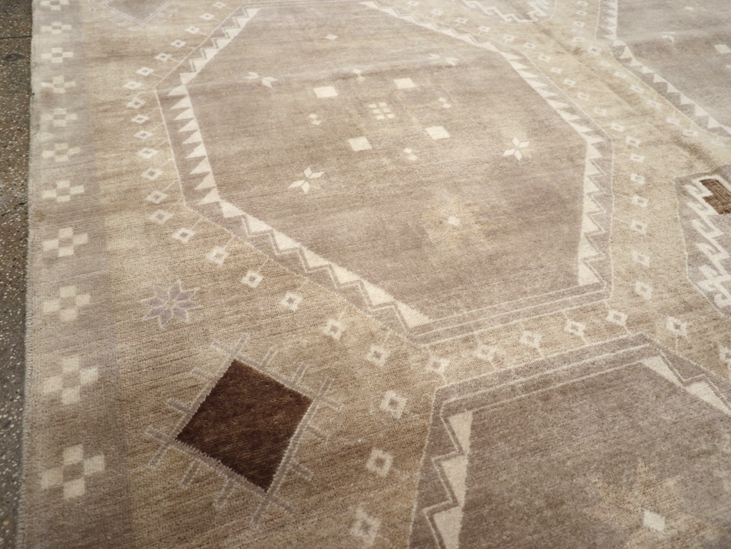 Modern Turkish Anatolian Room Size Carpet, No.32517 - Staging