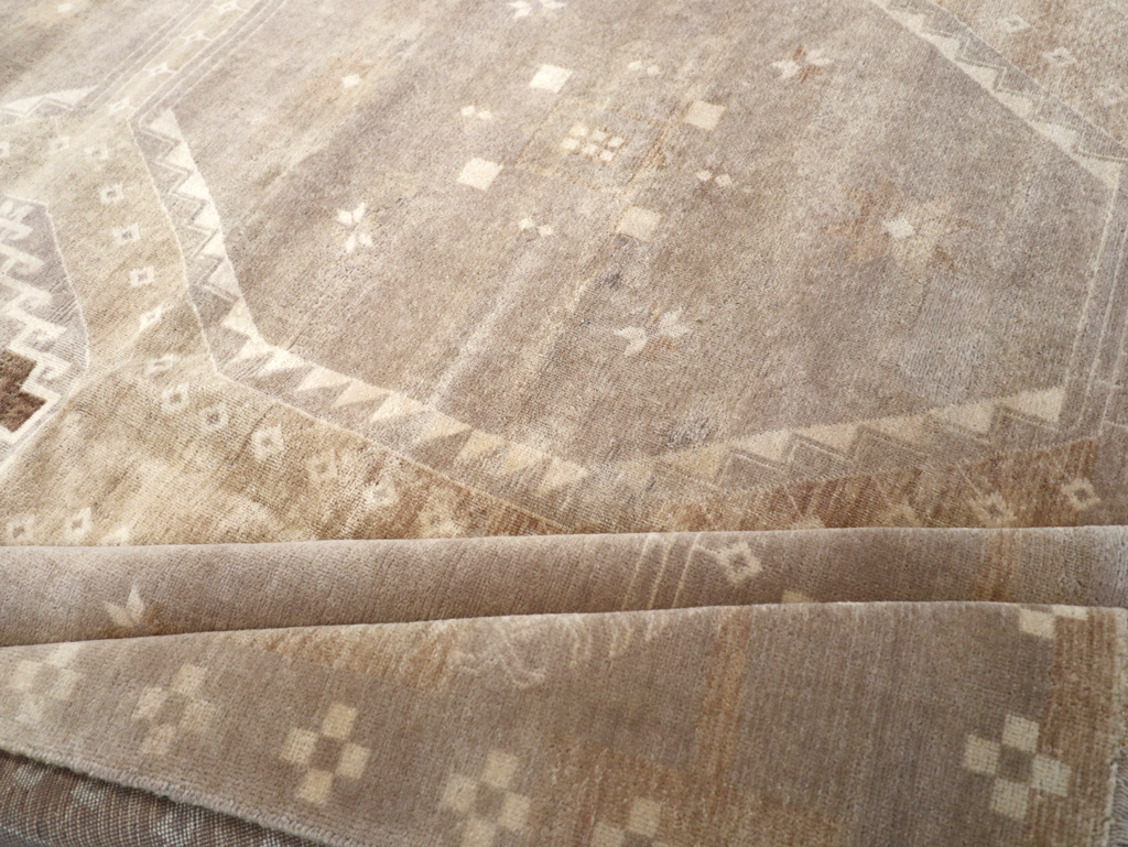 Modern Turkish Anatolian Room Size Carpet, No.32517 - Staging