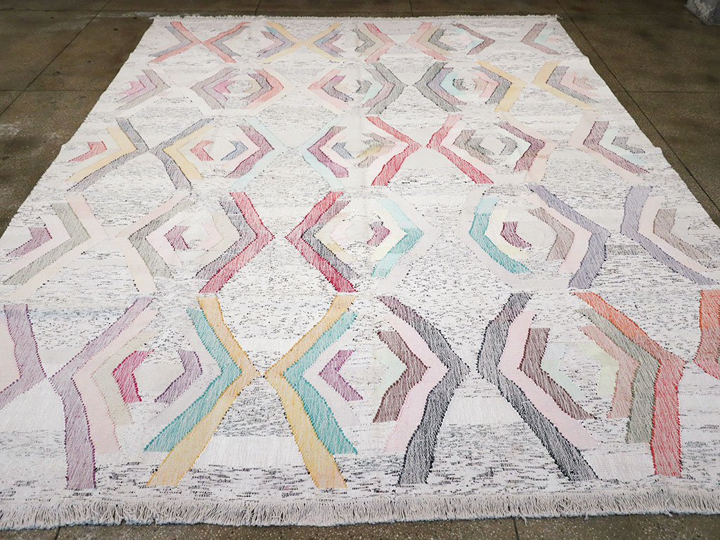 Contemporary Turkish Flatweave Large Room Size Carpet, No.32531 - Staging