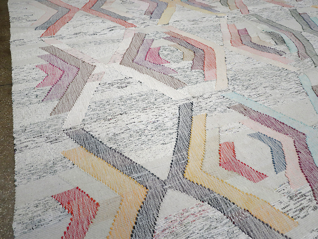 Contemporary Turkish Flatweave Large Room Size Carpet, No.32531 - Staging