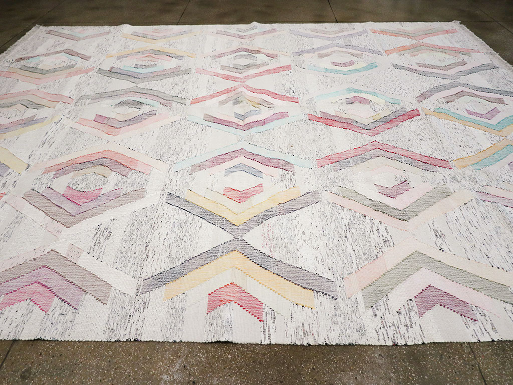 Contemporary Turkish Flatweave Large Room Size Carpet, No.32531 - Staging